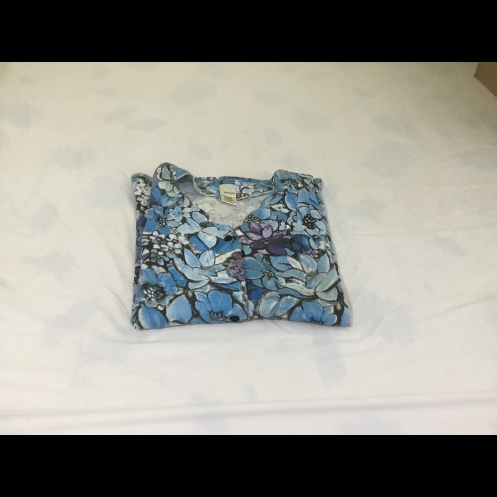 Ladies blouse - Picture 2 of 3